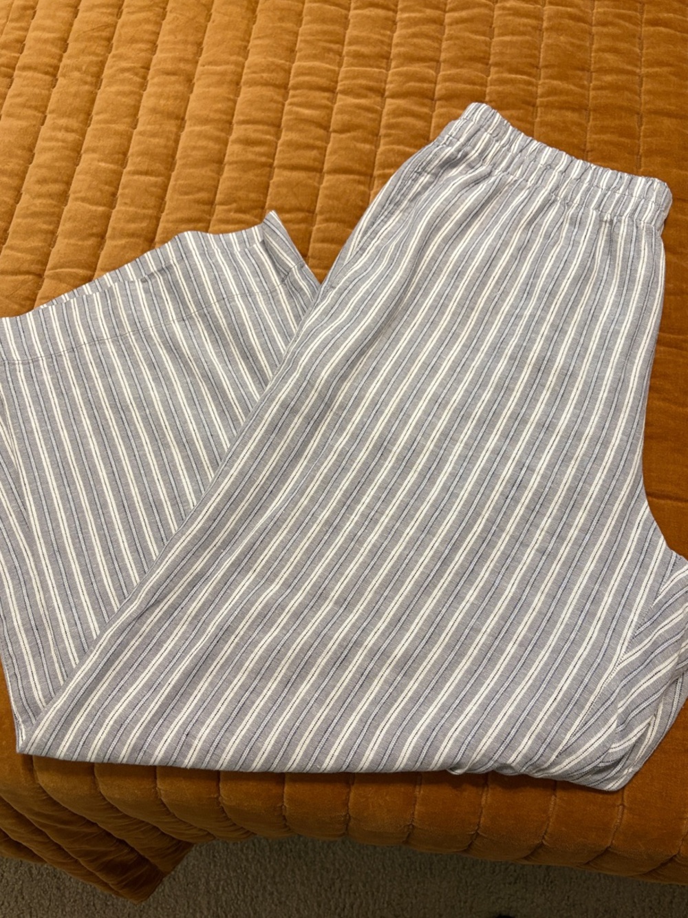 Old Navy Striped Wide-Leg Pants in Blue and White